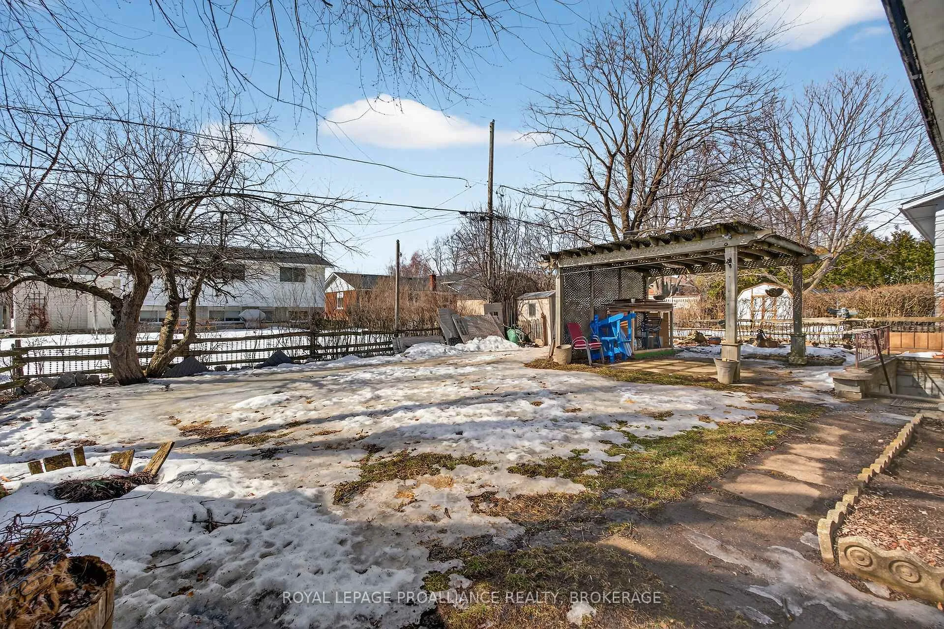 Photo 36 of 697 Fleet Street, Kingston, South of Taylor-Kidd Blvd — HOMEH