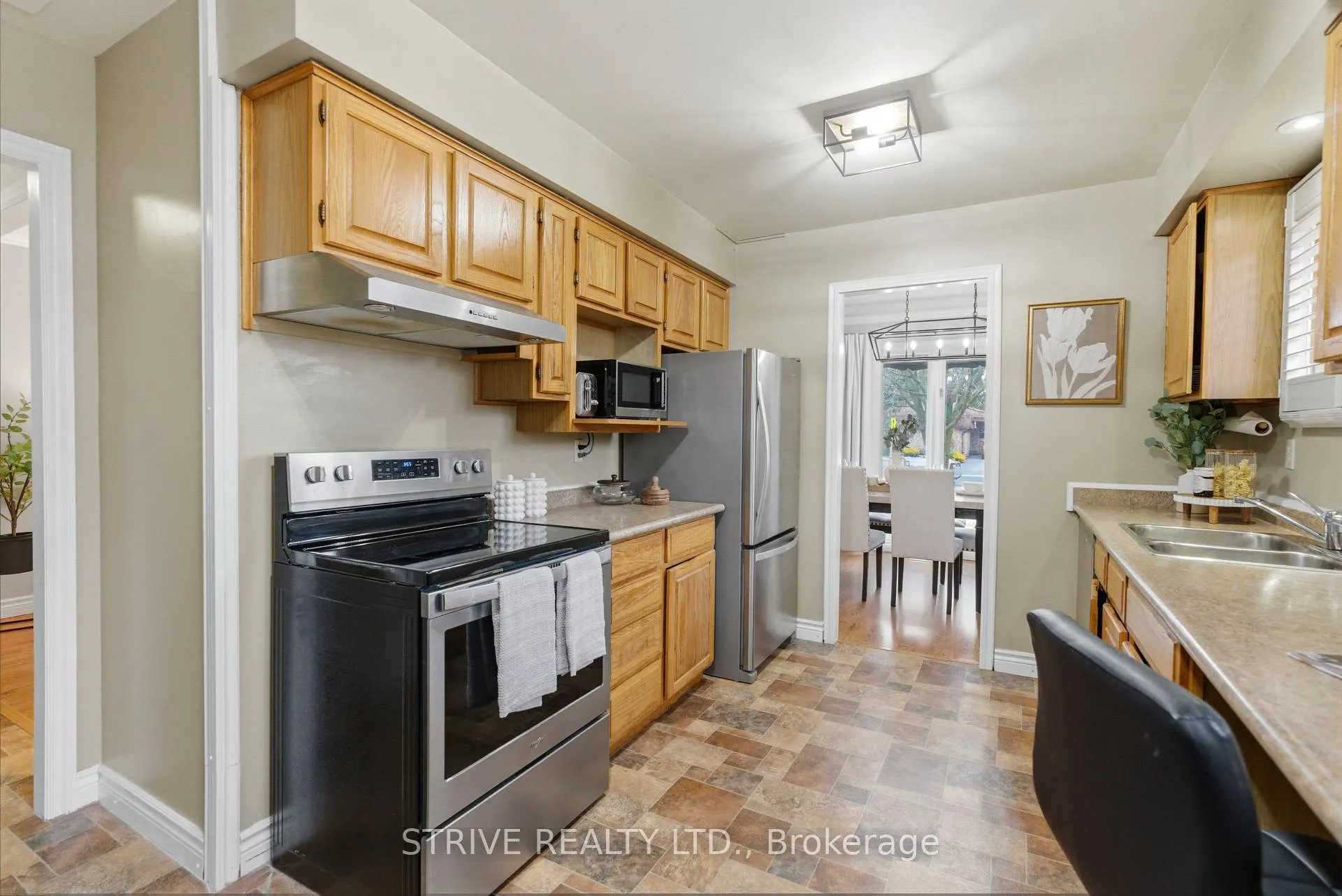 Photo 12 of 222 Athabasca Street, Oshawa, Donevan — HOMEH