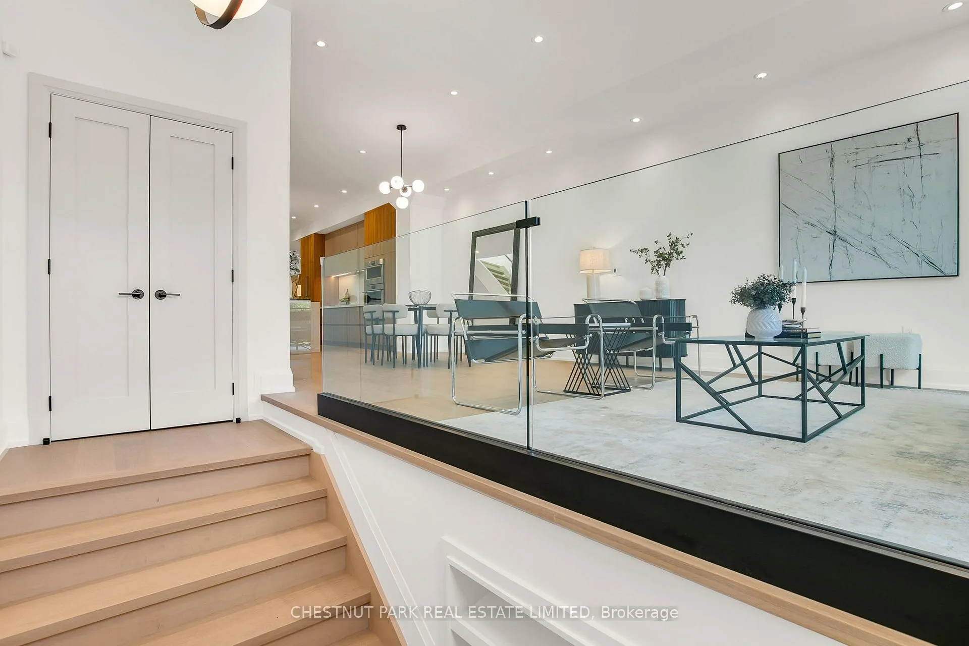 Photo 2 of 1031 Spadina Road, Toronto, Forest Hill North — HOMEH