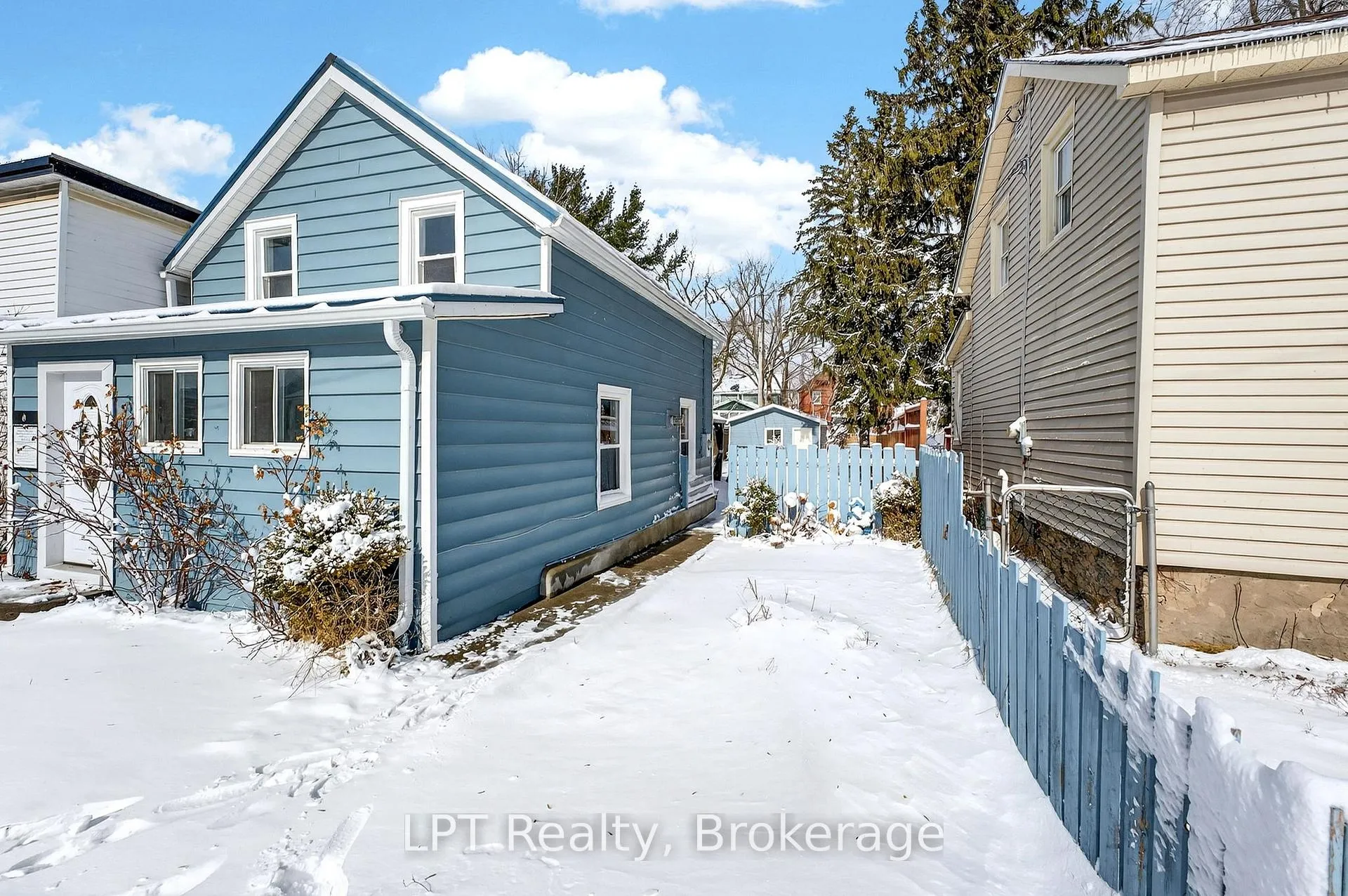 Photo 2 of 176 Garden Street, Gananoque — HOMEH