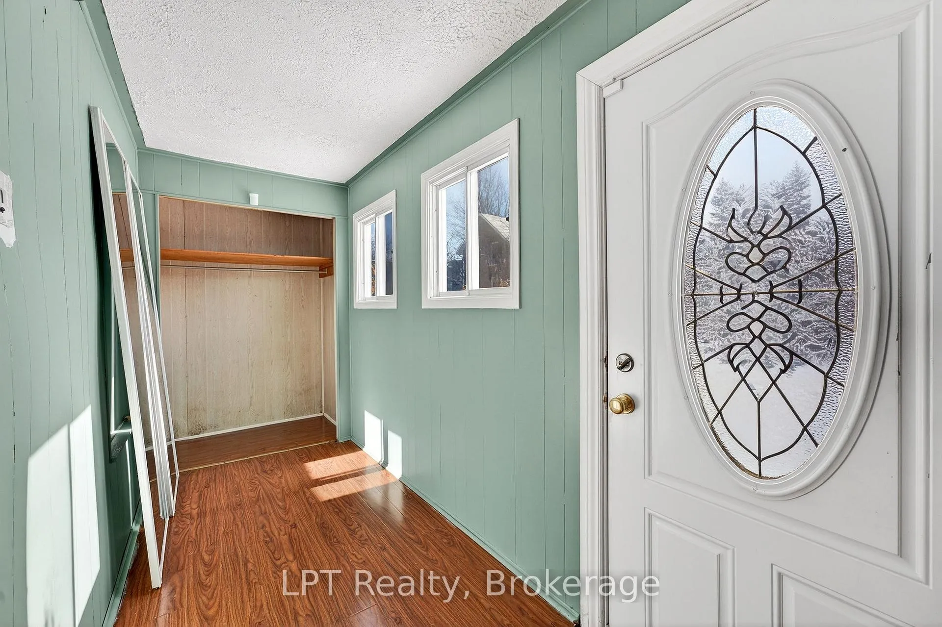 Photo 3 of 176 Garden Street, Gananoque — HOMEH