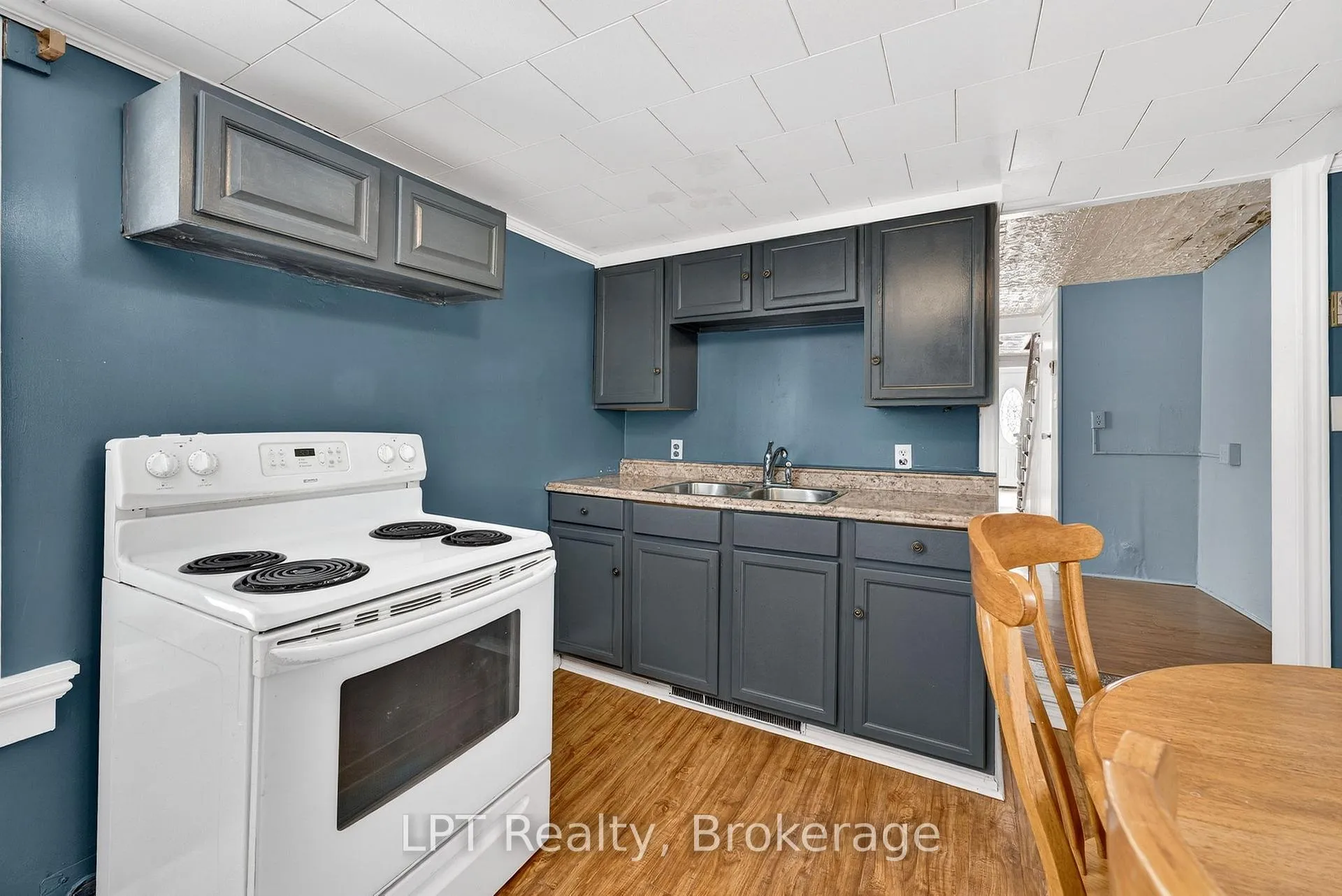 Photo 13 of 176 Garden Street, Gananoque — HOMEH