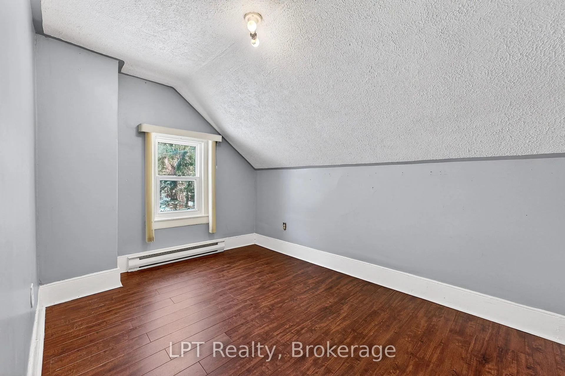 Photo 19 of 176 Garden Street, Gananoque — HOMEH