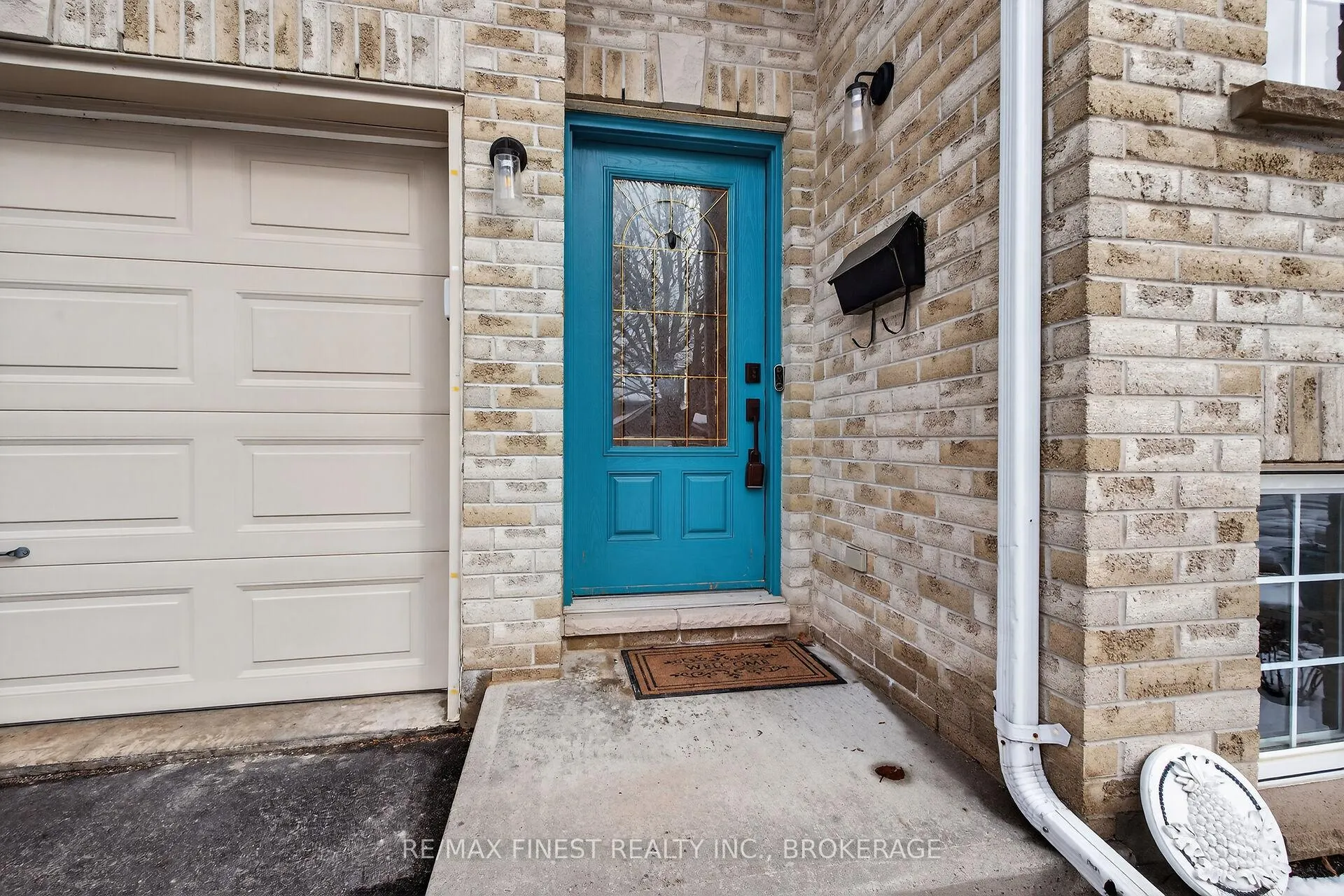 Photo 2 of 604 Freeman Crescent, Kingston, Kingston East (Incl Barret Crt) — HOMEH