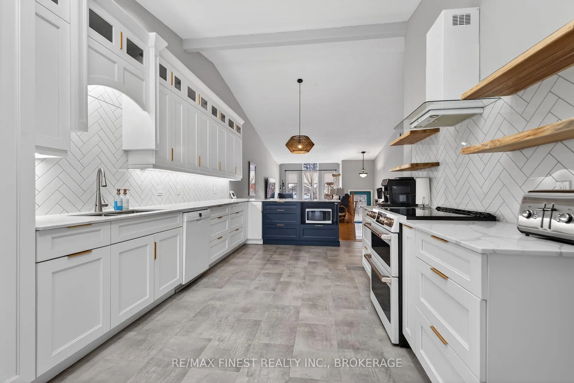 Photo 9 of 604 Freeman Crescent, Kingston, Kingston East (Incl Barret Crt) — HOMEH