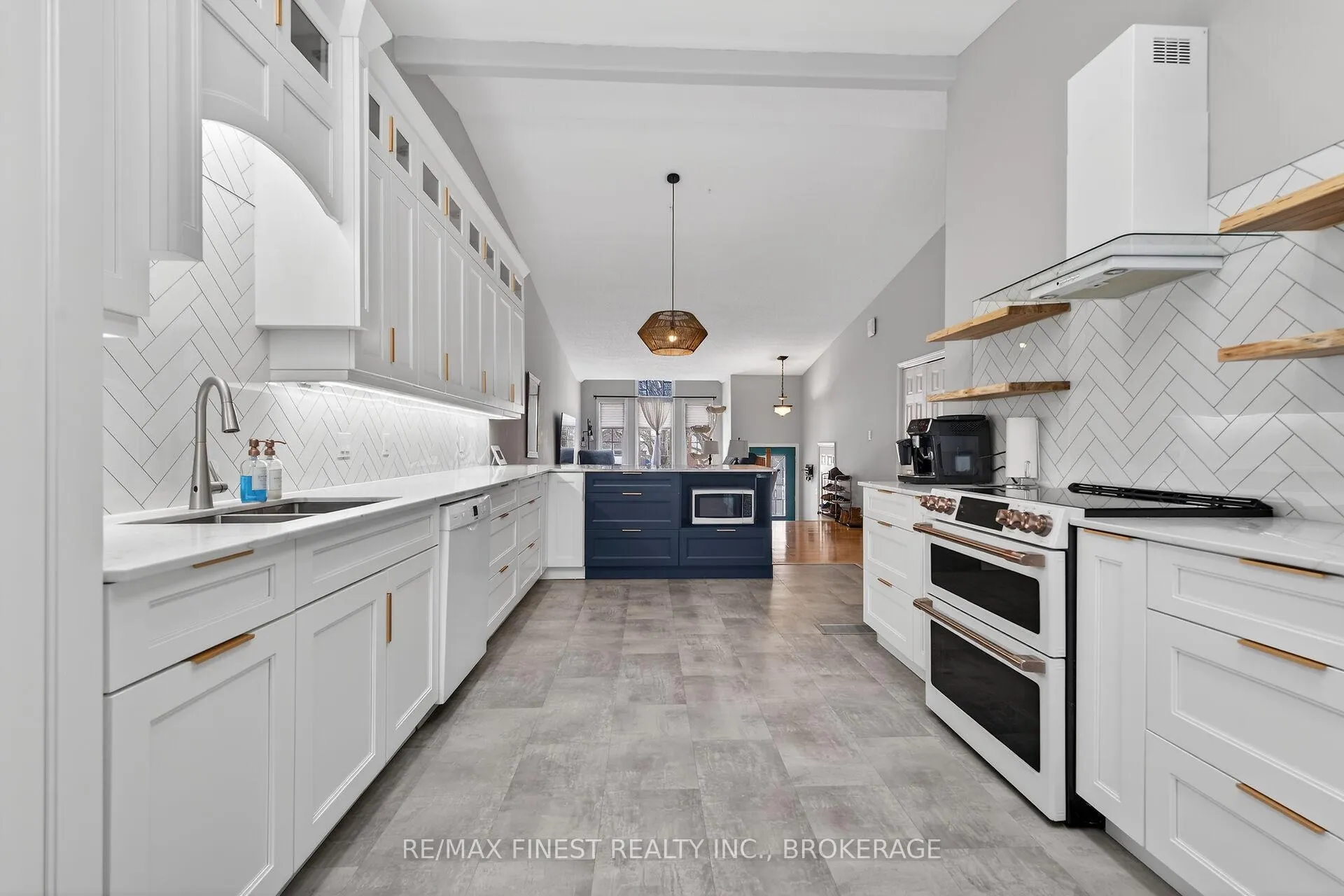 Photo 10 of 604 Freeman Crescent, Kingston, Kingston East (Incl Barret Crt) — HOMEH