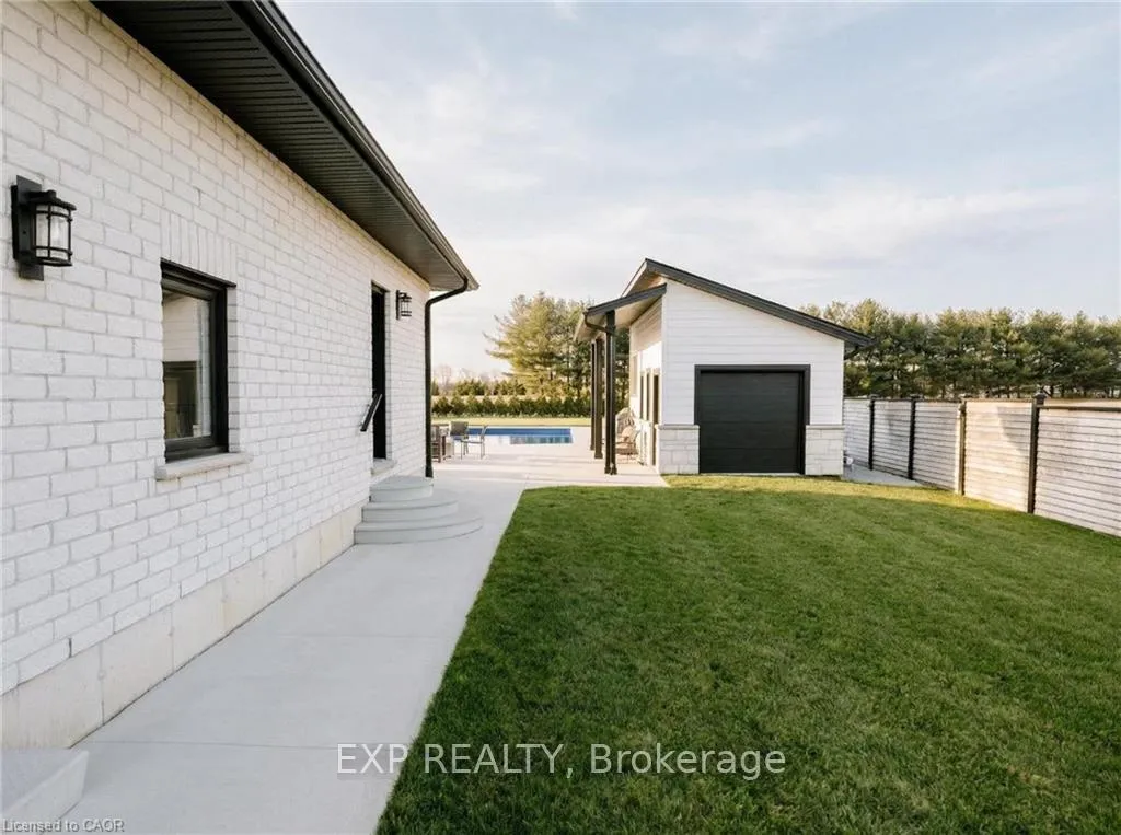 Photo 8 of 8476 Imperial Road, Malahide, Rural Malahide — HOMEH