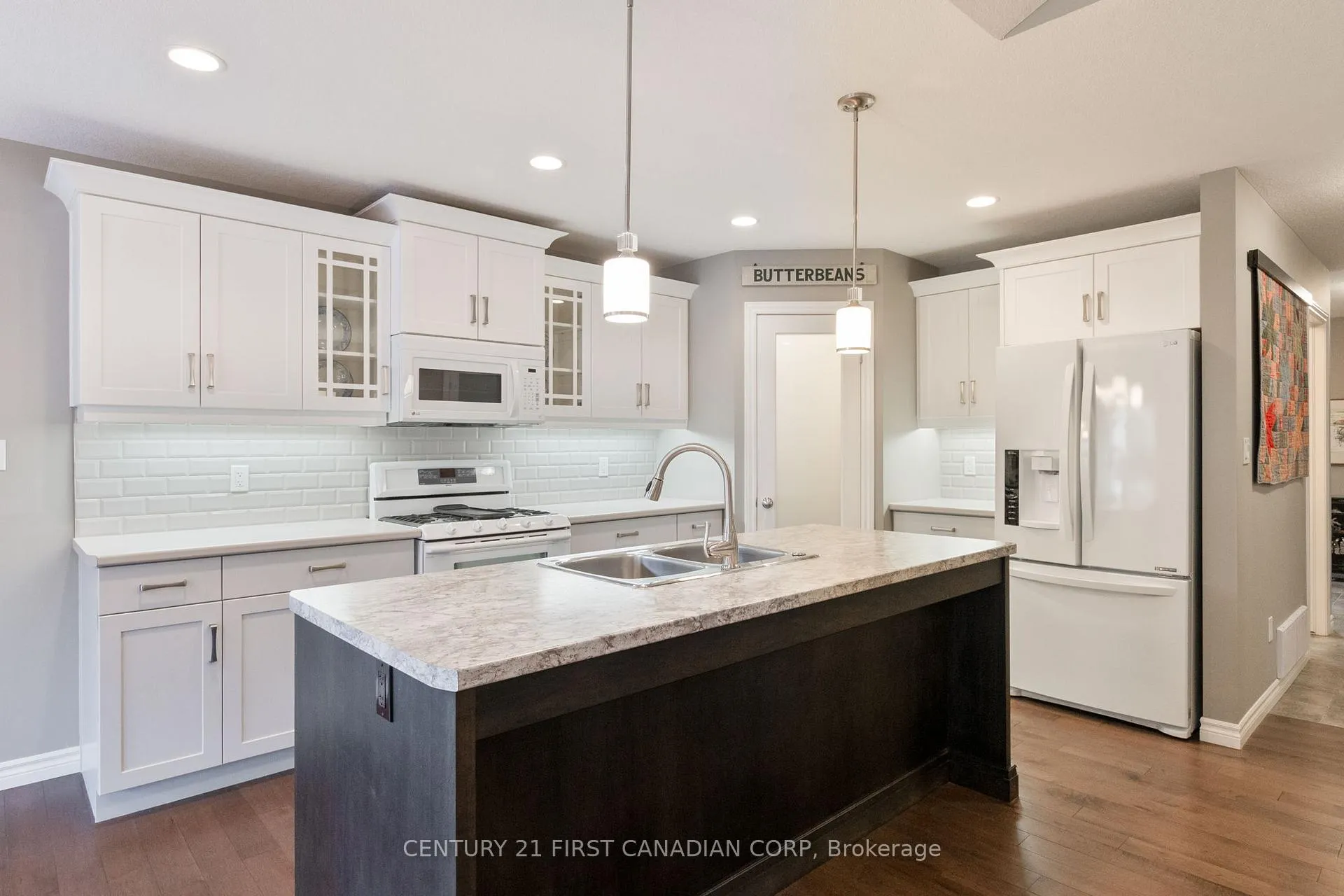 Photo 12 of 23 Blairmont Terrace, St. Thomas — HOMEH