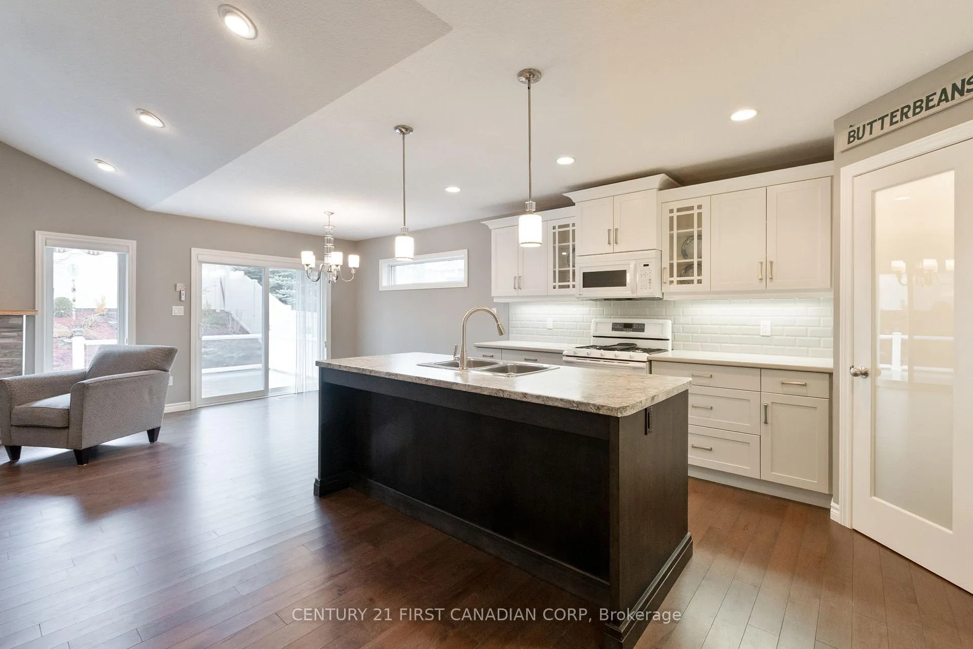 Photo 13 of 23 Blairmont Terrace, St. Thomas — HOMEH