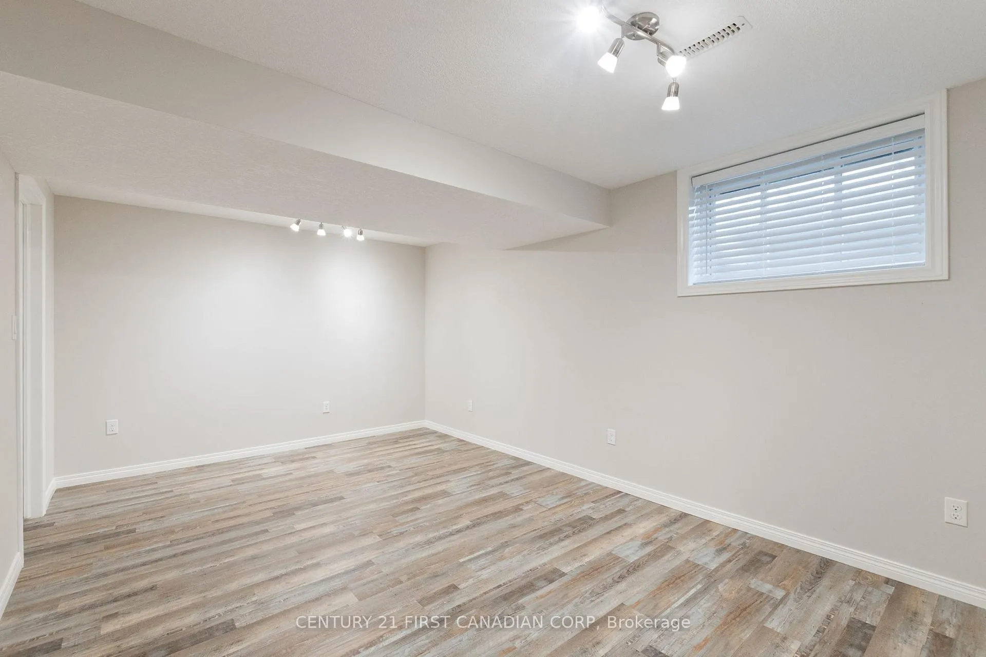 Photo 29 of 23 Blairmont Terrace, St. Thomas — HOMEH