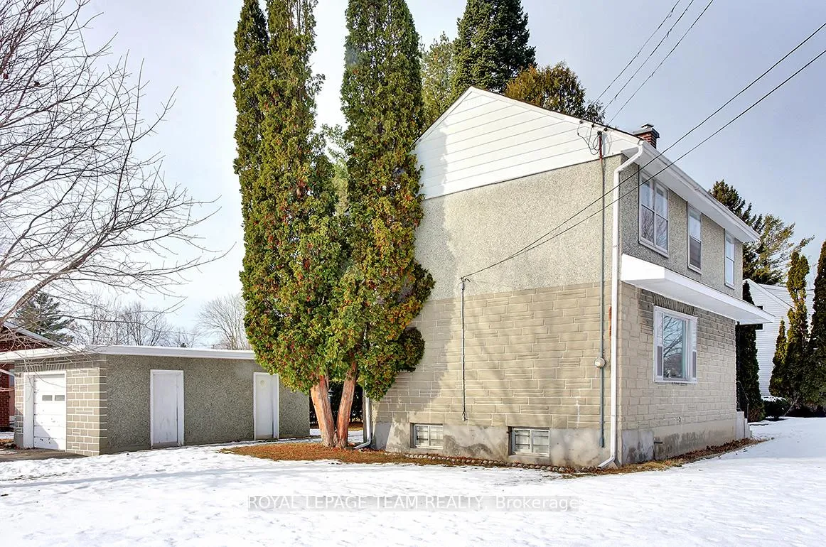 Photo 3 of 1151 Normandy Crescent, Ottawa, Borden Farm/Stewart Farm/Carleton Heights/Parkwood Hills — HOMEH