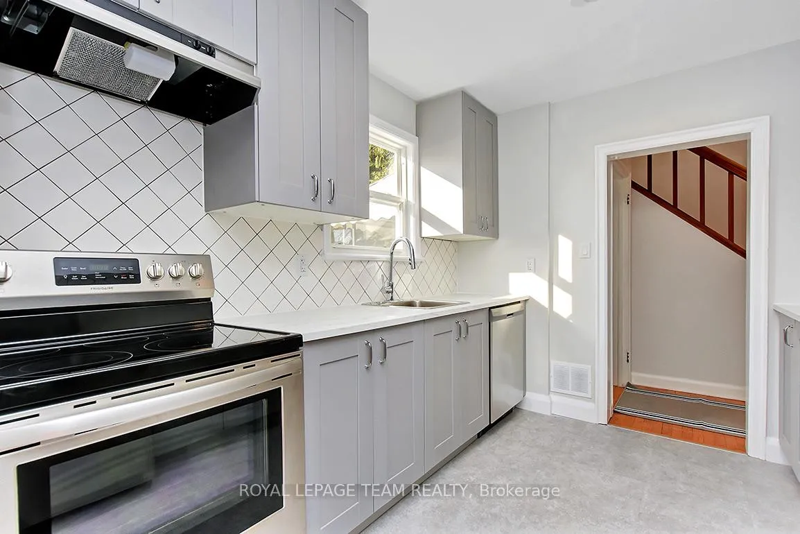 Photo 16 of 1151 Normandy Crescent, Ottawa, Borden Farm/Stewart Farm/Carleton Heights/Parkwood Hills — HOMEH