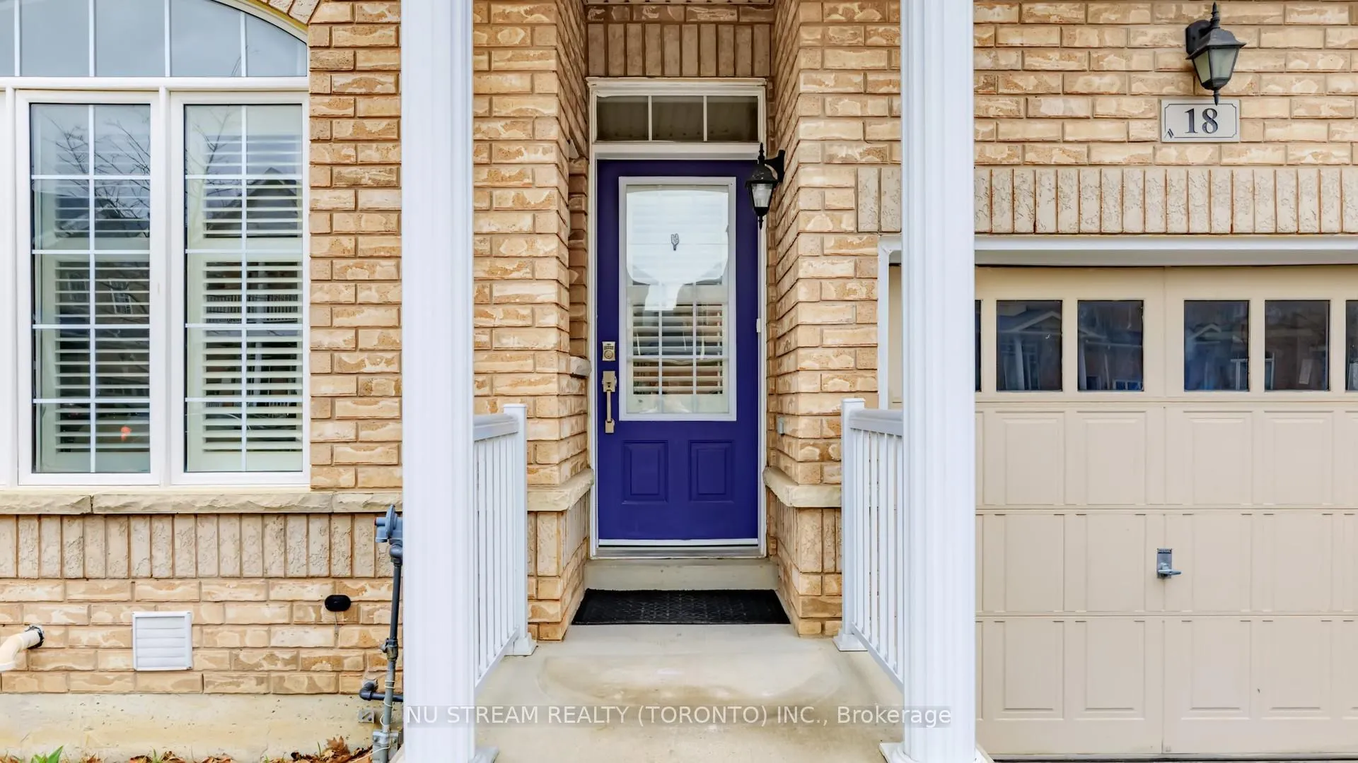 Photo 2 of 18 Radmore Place, Markham, Box Grove — HOMEH