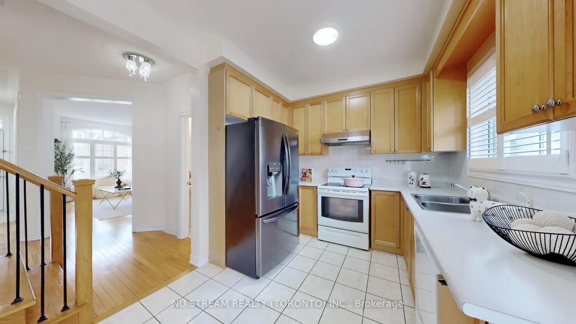 Photo 11 of 18 Radmore Place, Markham, Box Grove — HOMEH