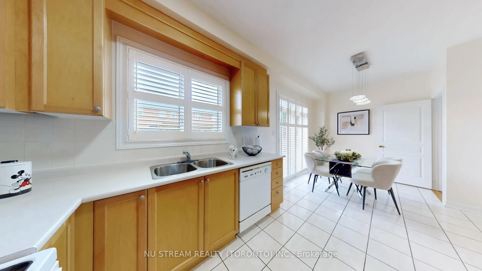Photo 12 of 18 Radmore Place, Markham, Box Grove — HOMEH