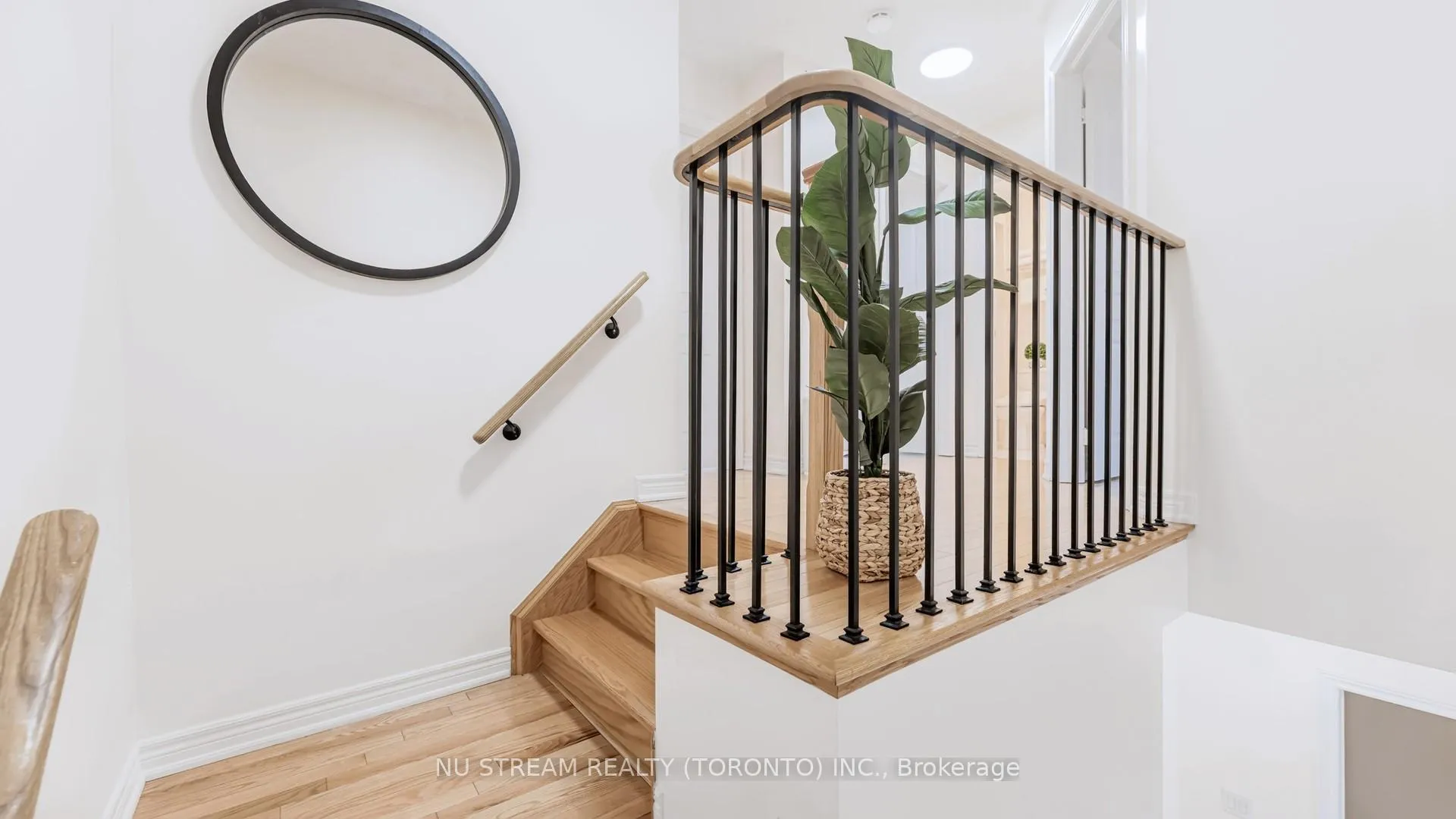 Photo 19 of 18 Radmore Place, Markham, Box Grove — HOMEH