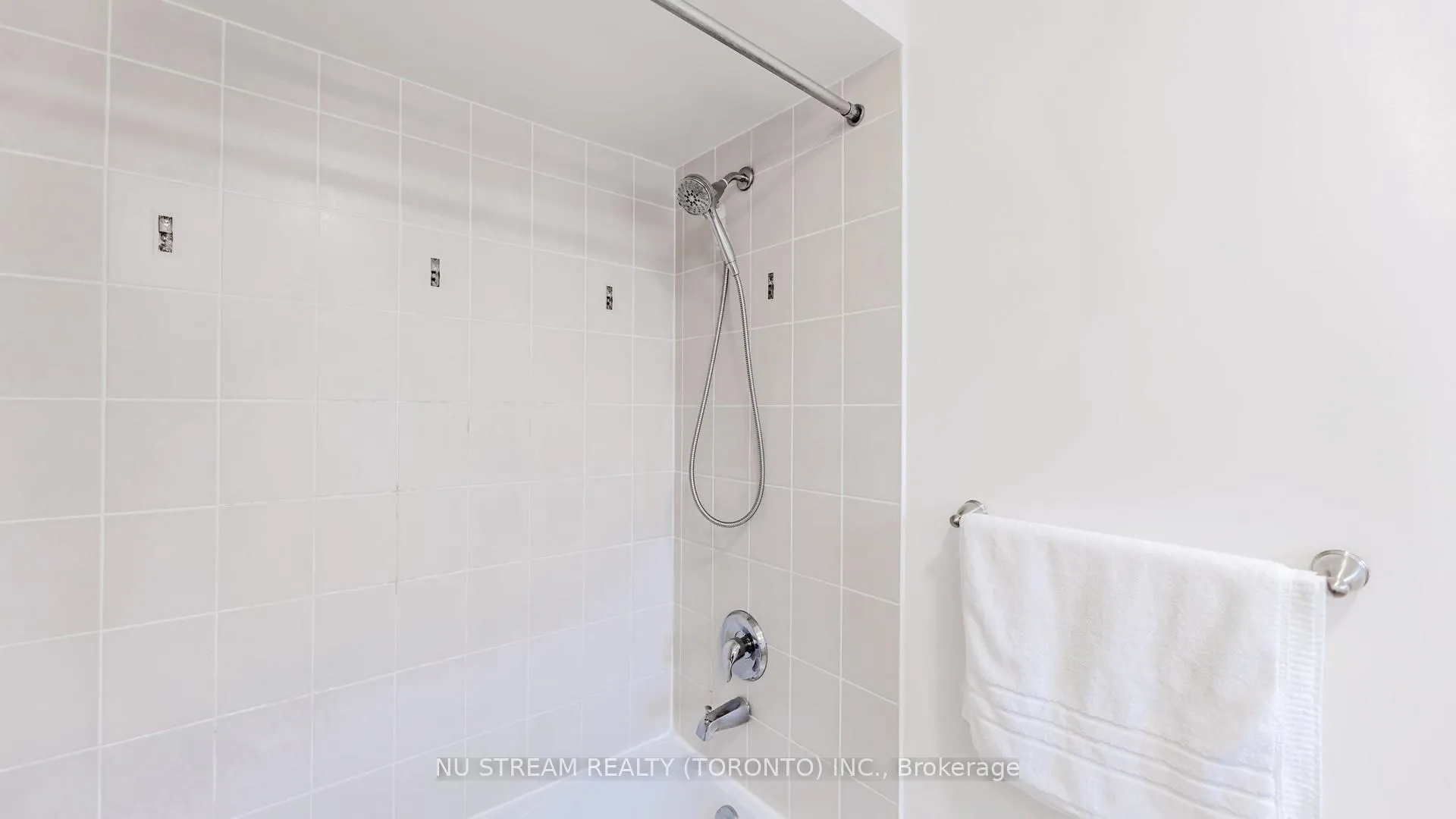 Photo 27 of 18 Radmore Place, Markham, Box Grove — HOMEH