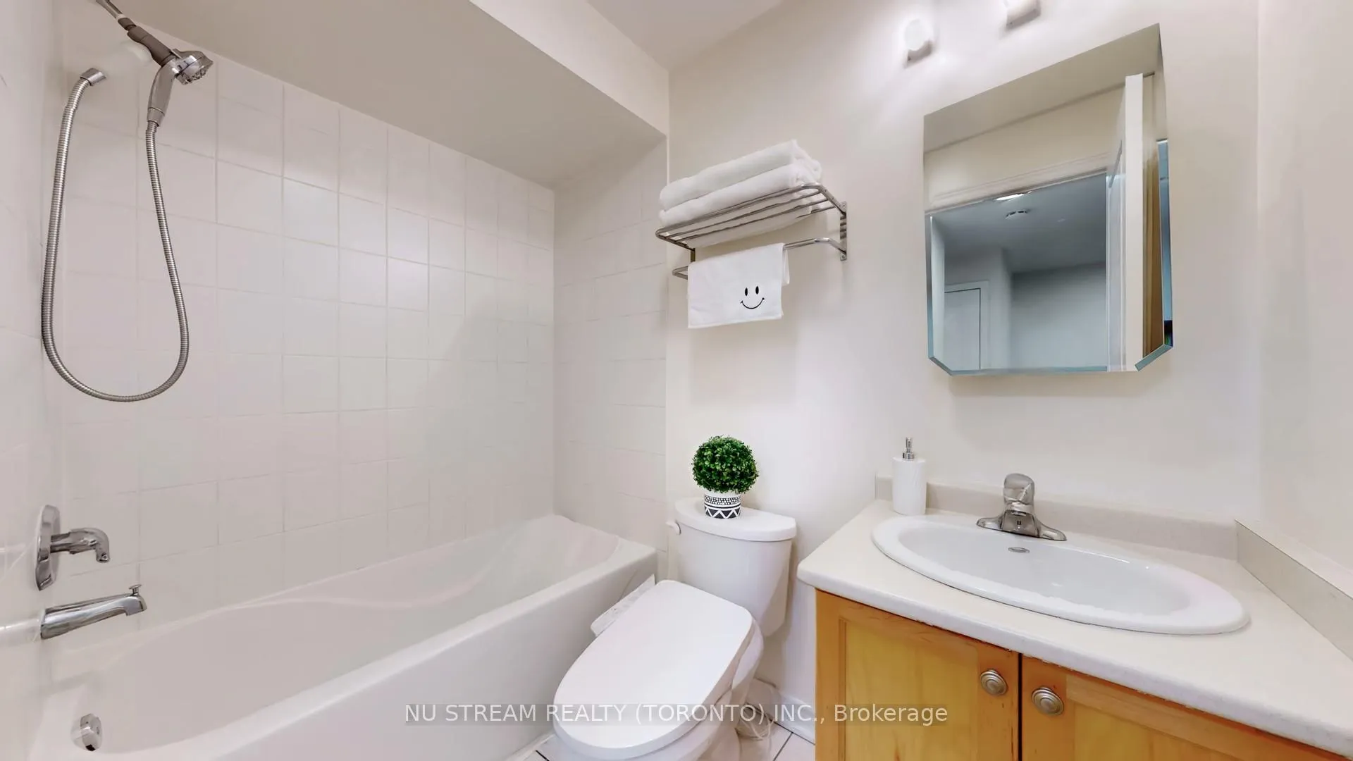 Photo 35 of 18 Radmore Place, Markham, Box Grove — HOMEH
