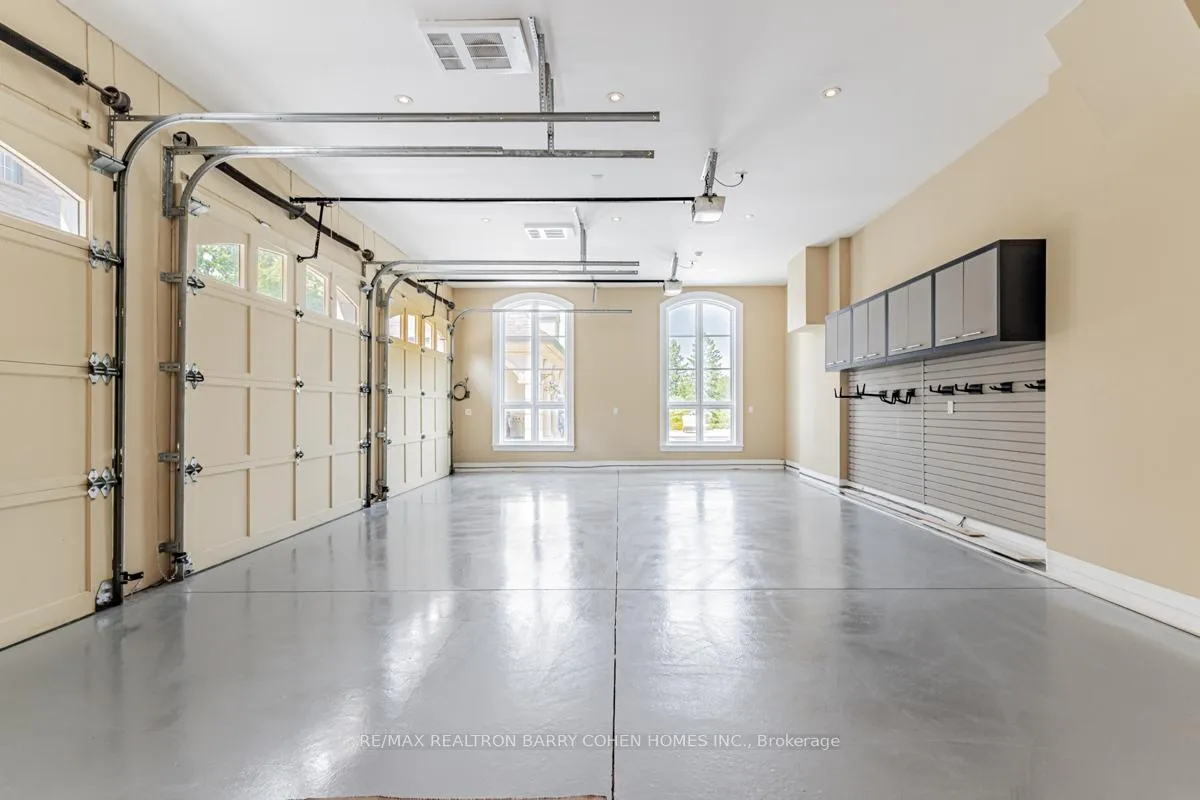 Photo 32 of 31 Thornbank Road, Vaughan, Uplands — HOMEH