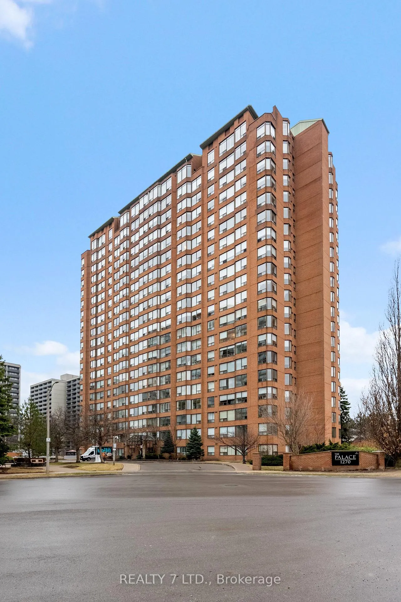 Front of Unit 412, 1276 Maple Crossing Boulevard