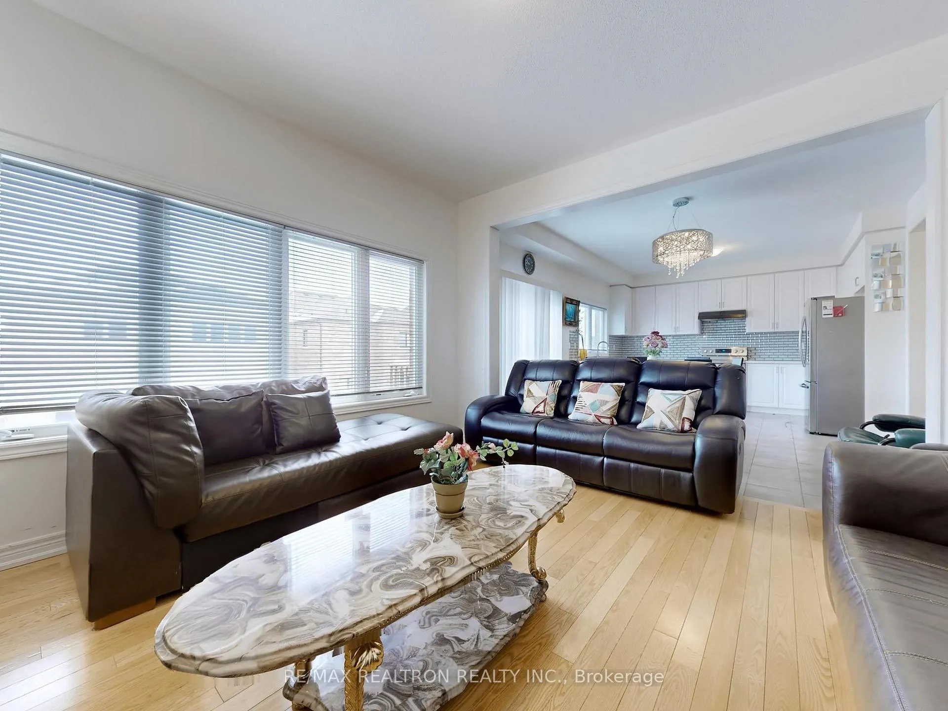 Photo 6 of Unit Upper, 22 Pietrowski Drive, Georgina, Keswick North — HOMEH