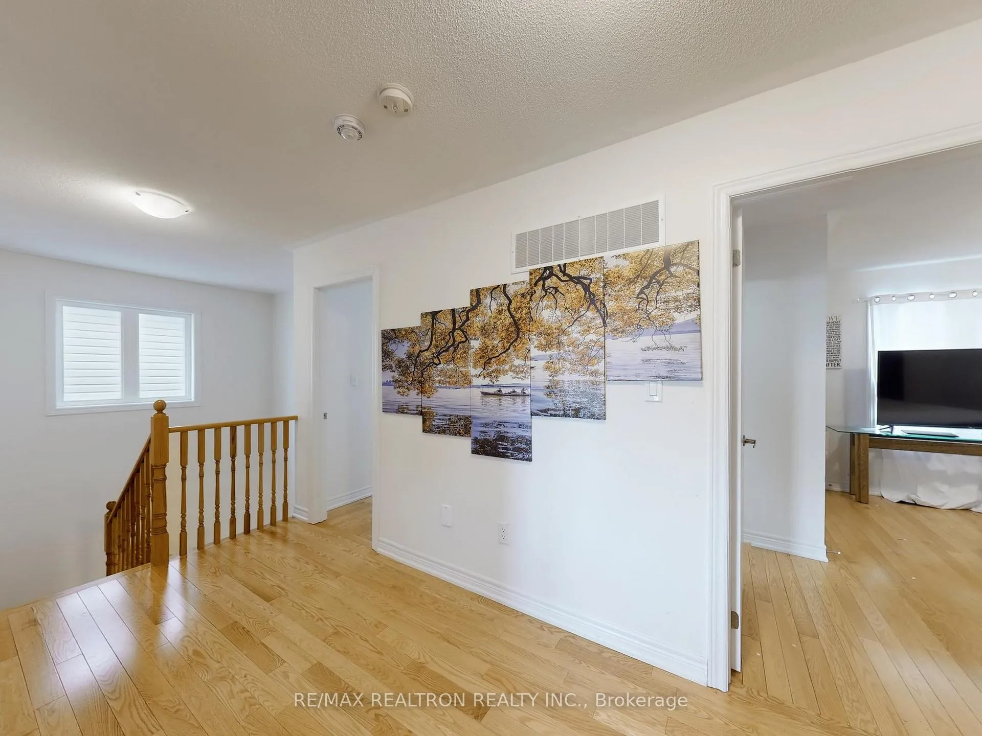 Photo 23 of Unit Upper, 22 Pietrowski Drive, Georgina, Keswick North — HOMEH