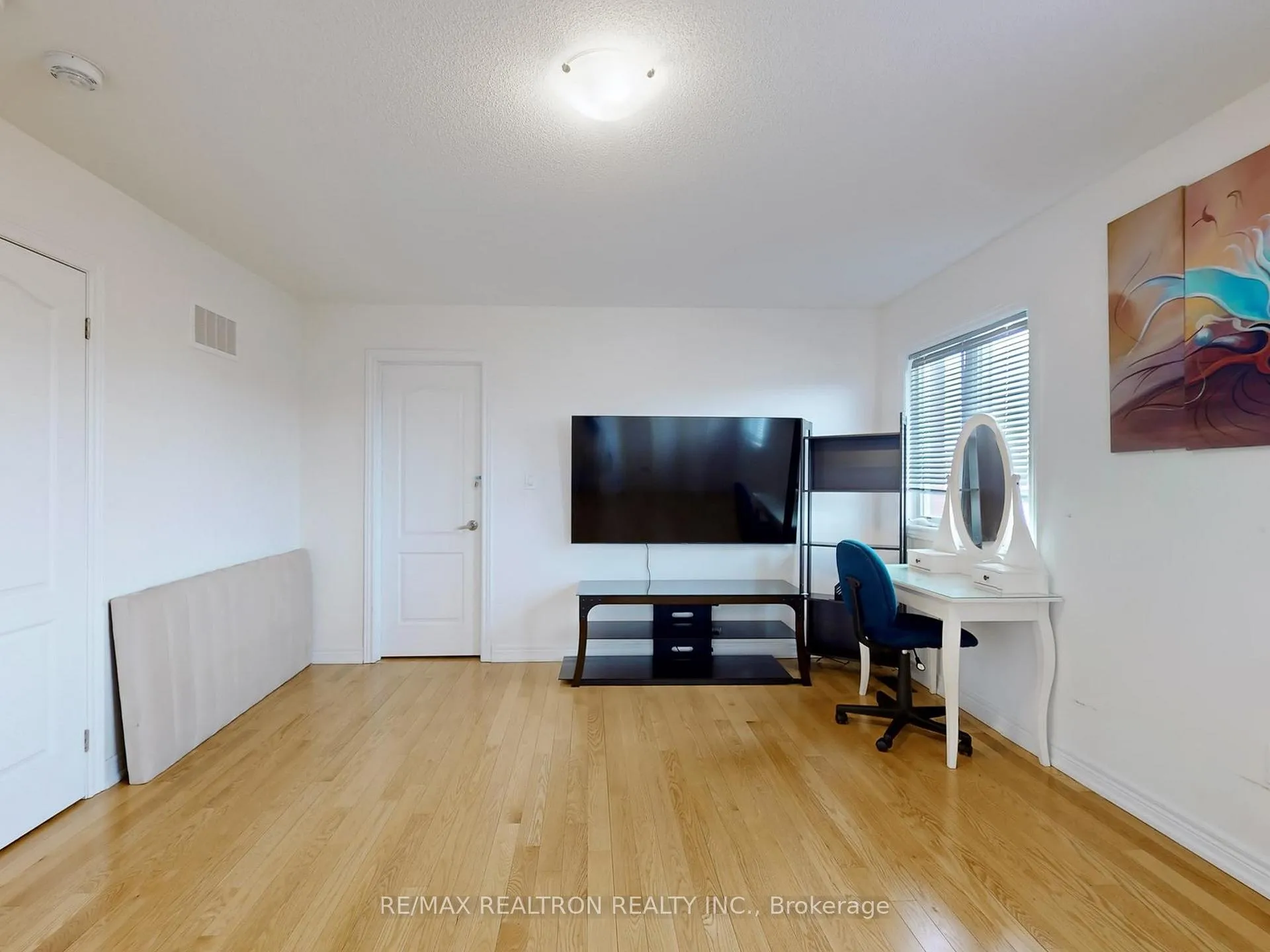 Photo 26 of Unit Upper, 22 Pietrowski Drive, Georgina, Keswick North — HOMEH