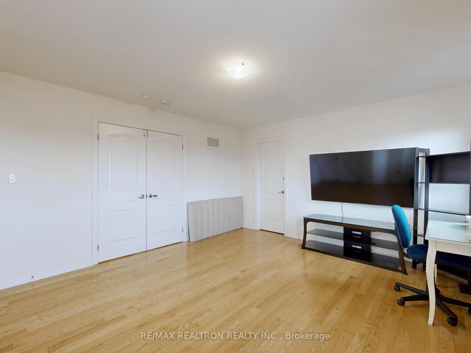 Photo 27 of Unit Upper, 22 Pietrowski Drive, Georgina, Keswick North — HOMEH