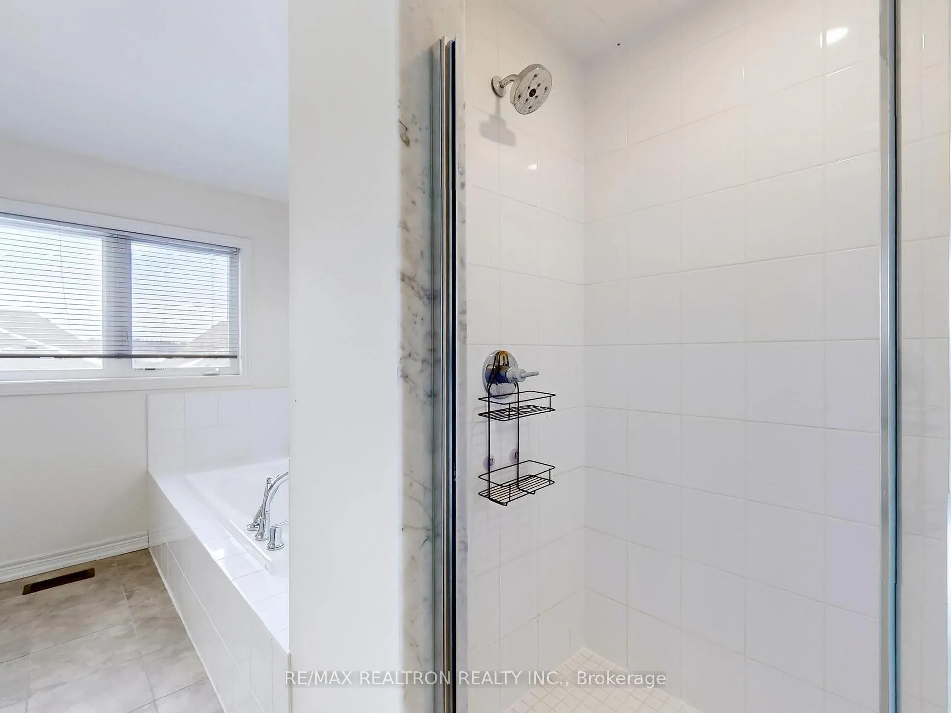 Photo 32 of Unit Upper, 22 Pietrowski Drive, Georgina, Keswick North — HOMEH