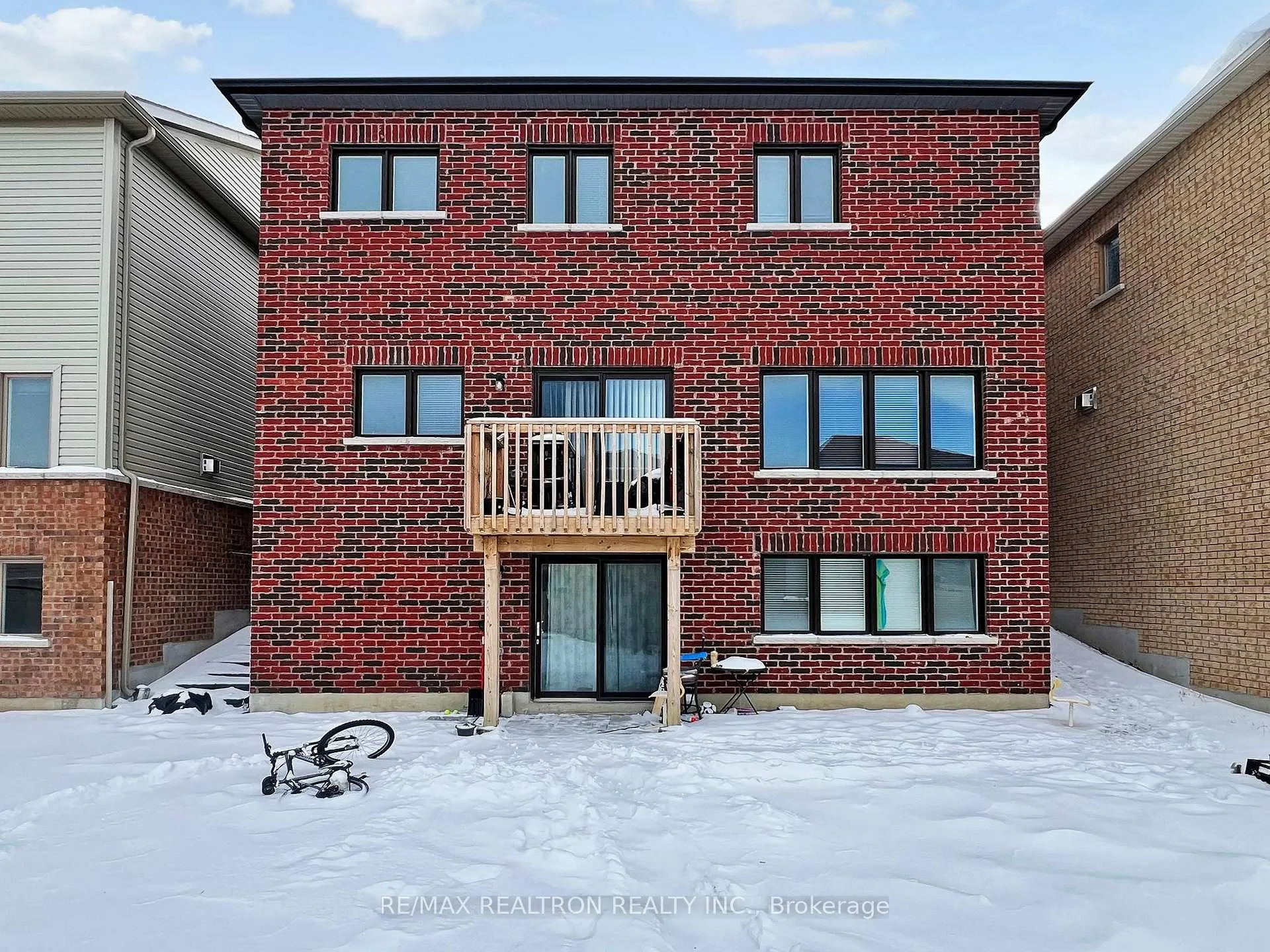 Photo 44 of Unit Upper, 22 Pietrowski Drive, Georgina, Keswick North — HOMEH