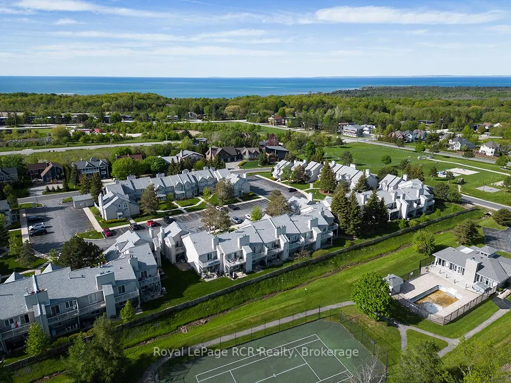 Photo 6 of Unit Unit #32, 162 Settlers Way, Blue Mountains — HOMEH