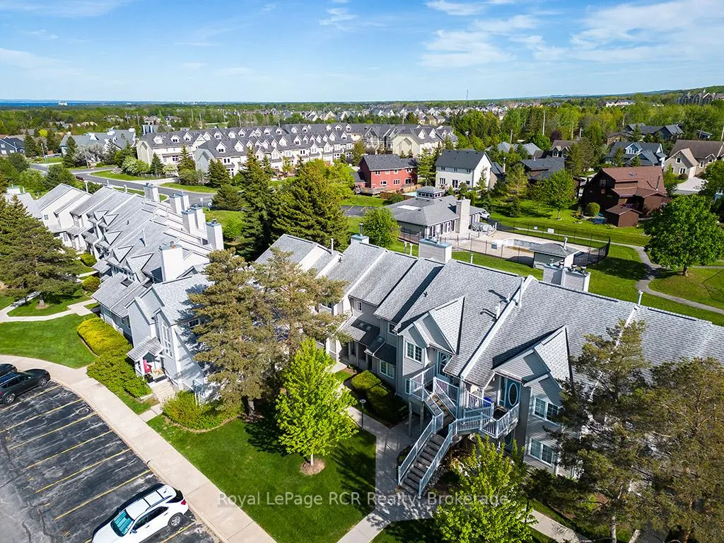 Photo 7 of Unit Unit #32, 162 Settlers Way, Blue Mountains — HOMEH