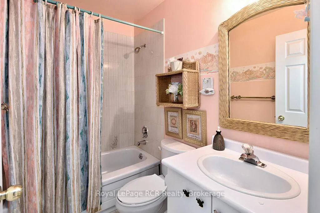 Photo 18 of Unit Unit #32, 162 Settlers Way, Blue Mountains — HOMEH