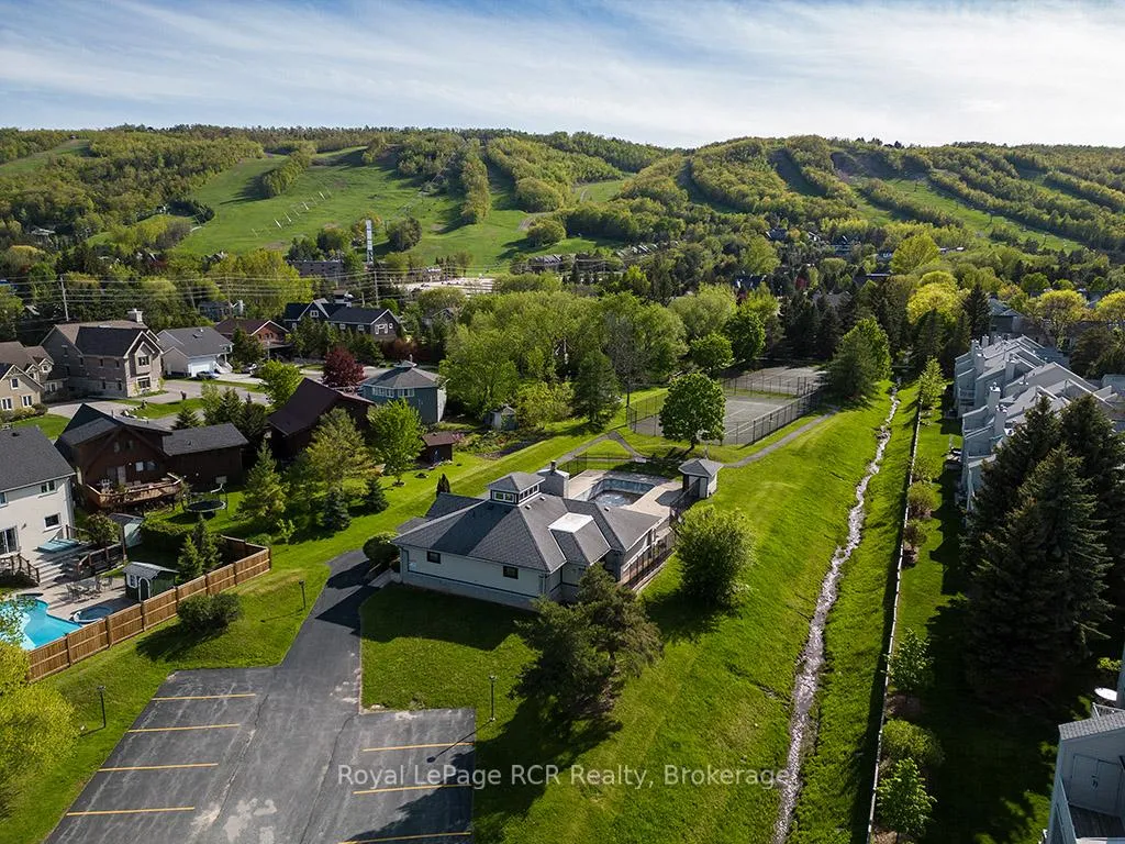 Photo 32 of Unit Unit #32, 162 Settlers Way, Blue Mountains — HOMEH