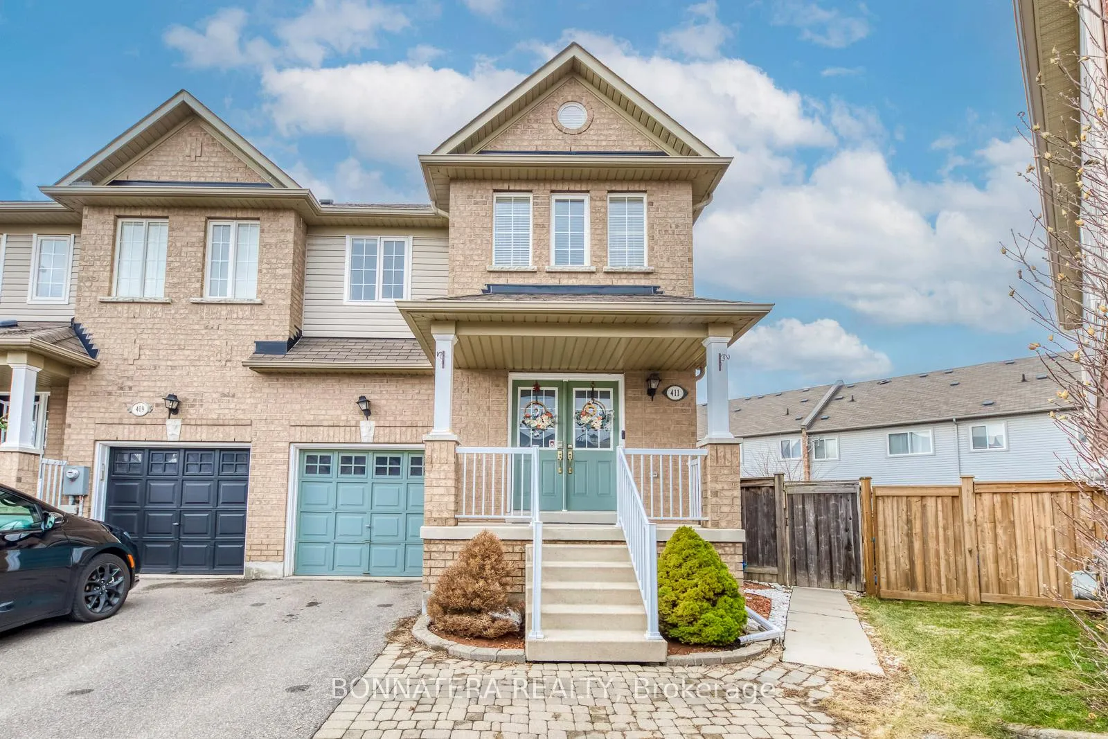 Photo 2 of 411 Hobbs Crescent, Milton, Clarke — HOMEH