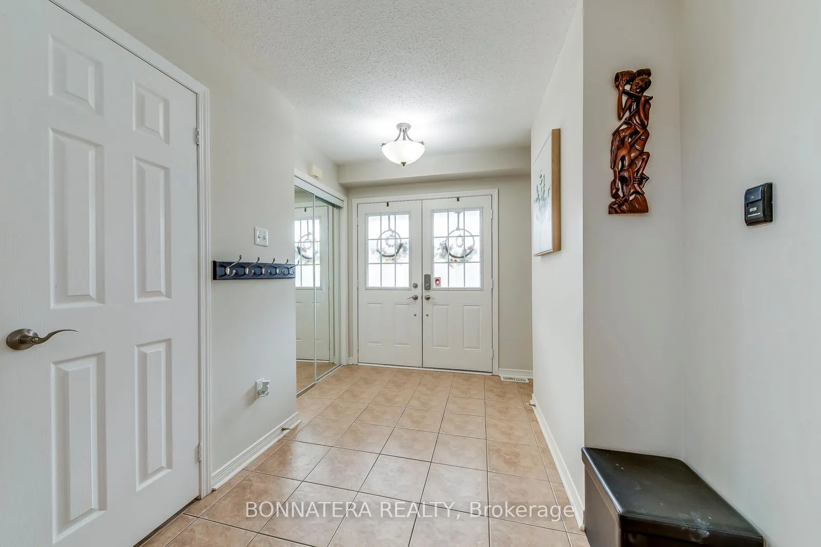Photo 4 of 411 Hobbs Crescent, Milton, Clarke — HOMEH