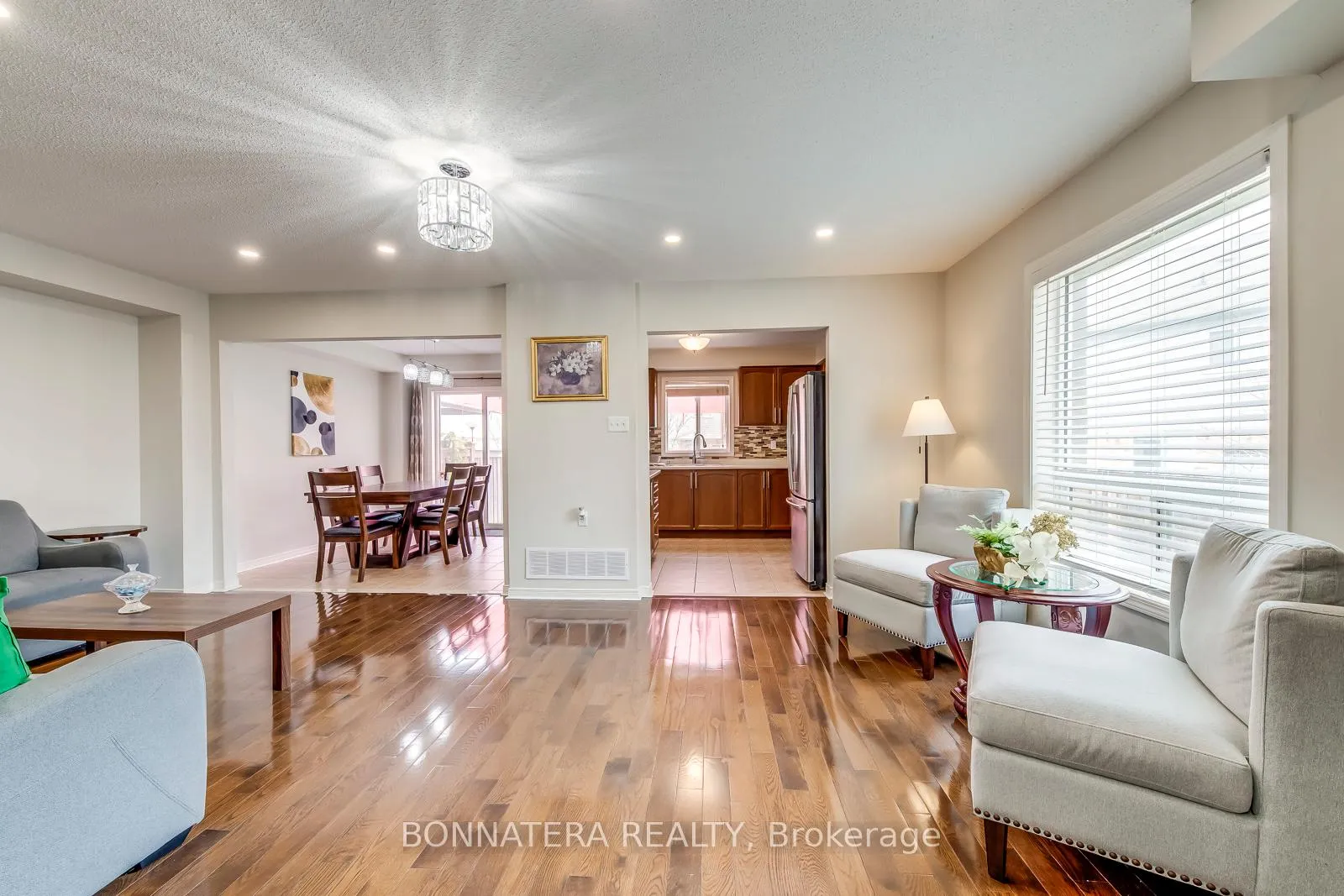 Photo 5 of 411 Hobbs Crescent, Milton, Clarke — HOMEH