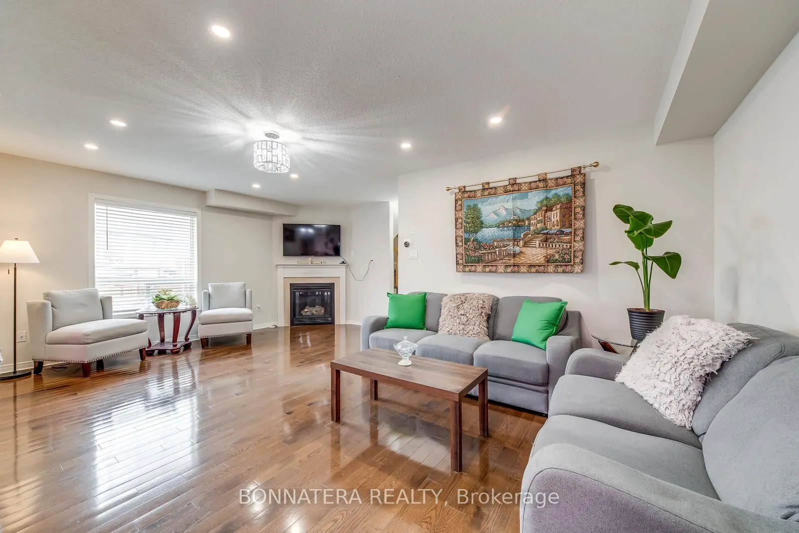 Photo 9 of 411 Hobbs Crescent, Milton, Clarke — HOMEH