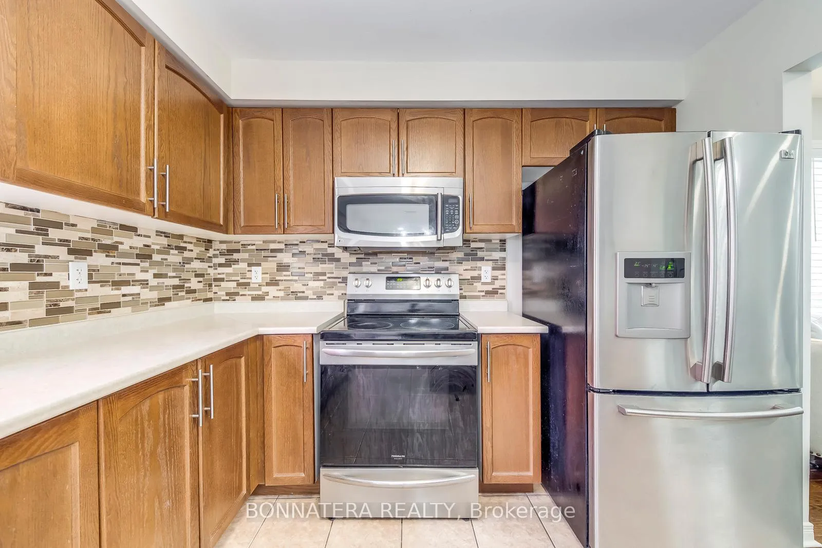 Photo 14 of 411 Hobbs Crescent, Milton, Clarke — HOMEH