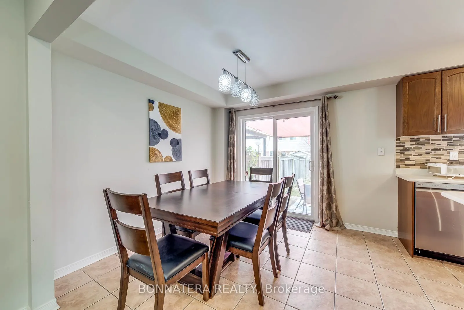 Photo 18 of 411 Hobbs Crescent, Milton, Clarke — HOMEH
