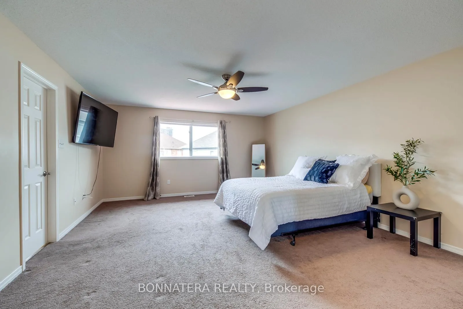 Photo 22 of 411 Hobbs Crescent, Milton, Clarke — HOMEH