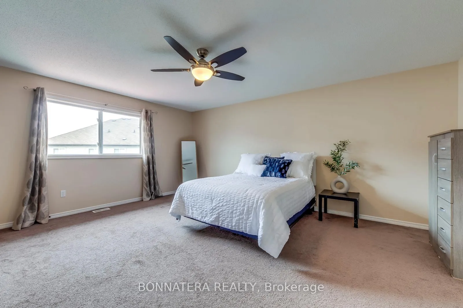 Photo 23 of 411 Hobbs Crescent, Milton, Clarke — HOMEH