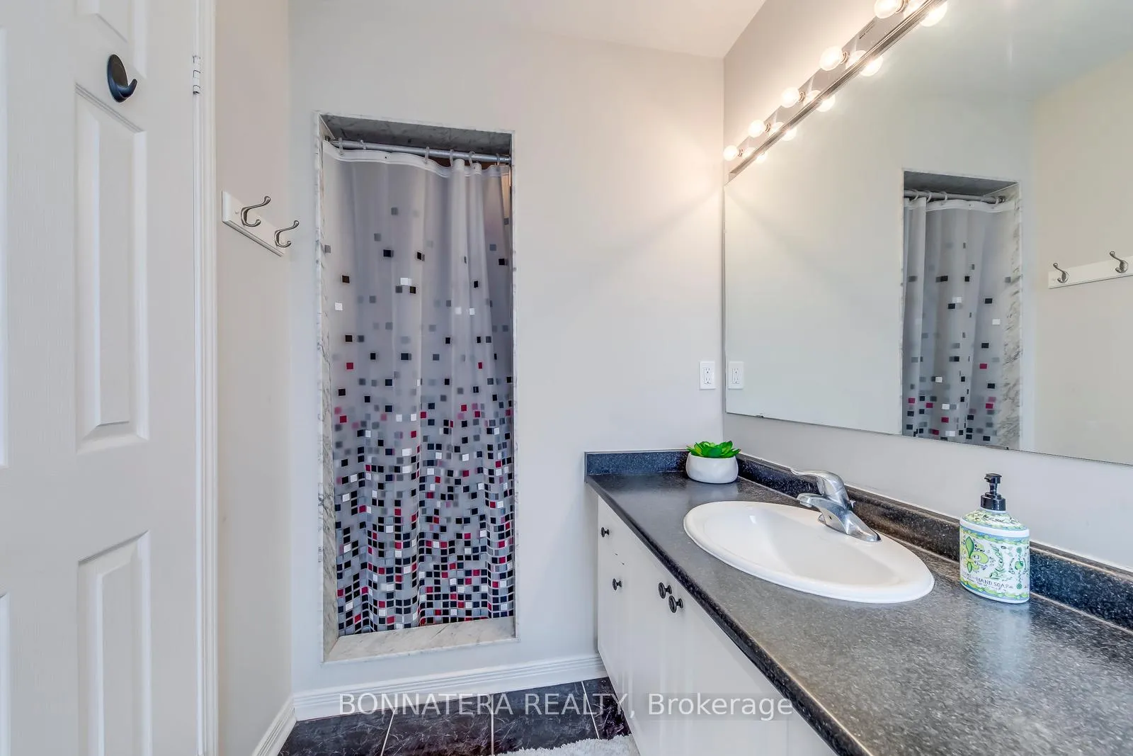 Photo 26 of 411 Hobbs Crescent, Milton, Clarke — HOMEH
