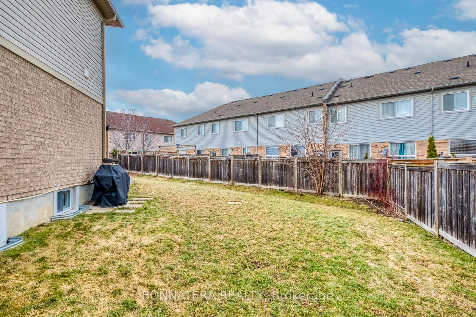 Photo 33 of 411 Hobbs Crescent, Milton, Clarke — HOMEH
