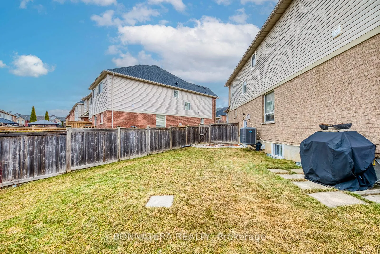 Photo 43 of 411 Hobbs Crescent, Milton, Clarke — HOMEH