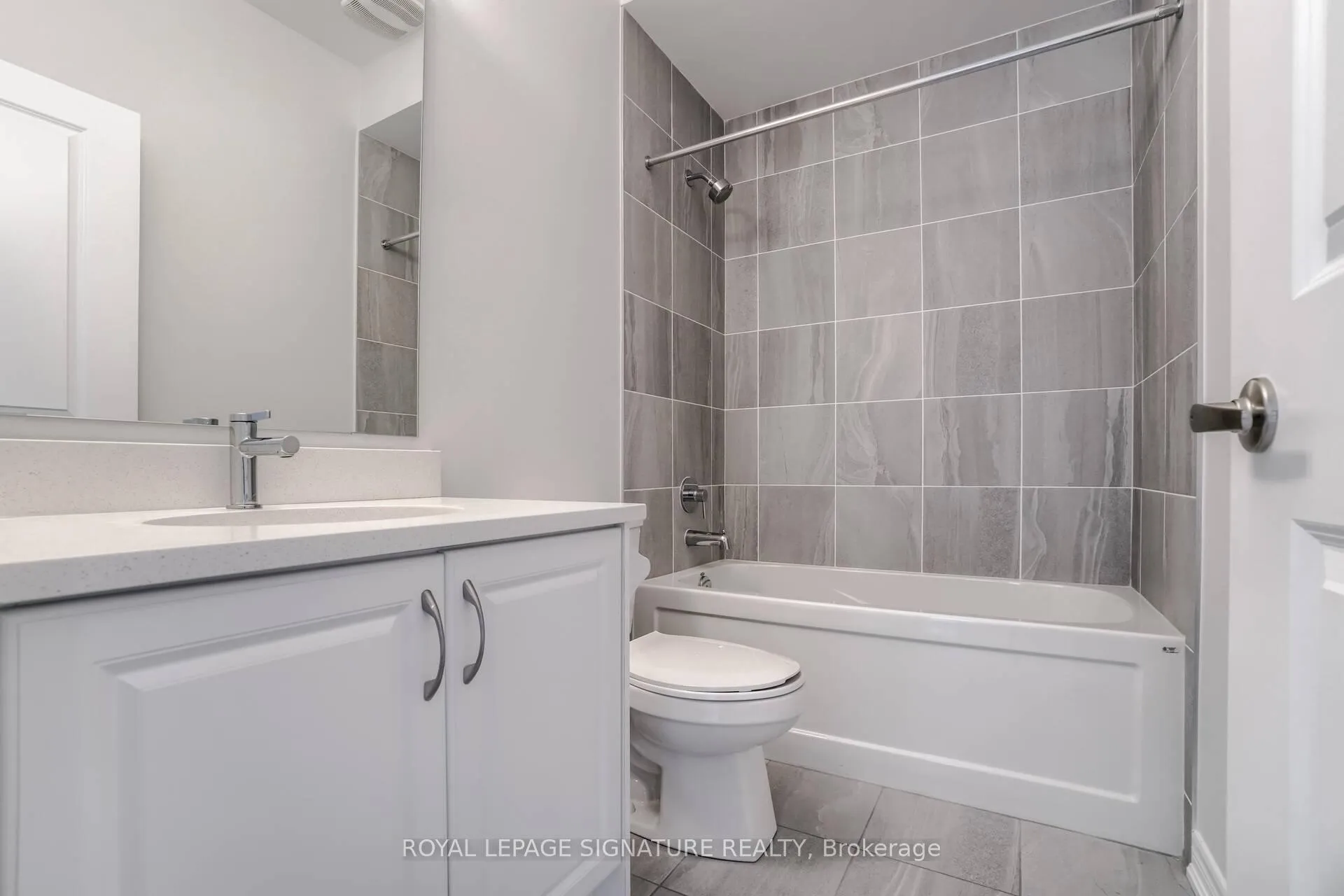 Photo 11 of 41 Overlea Drive, Brampton, Sandringham-Wellington — HOMEH
