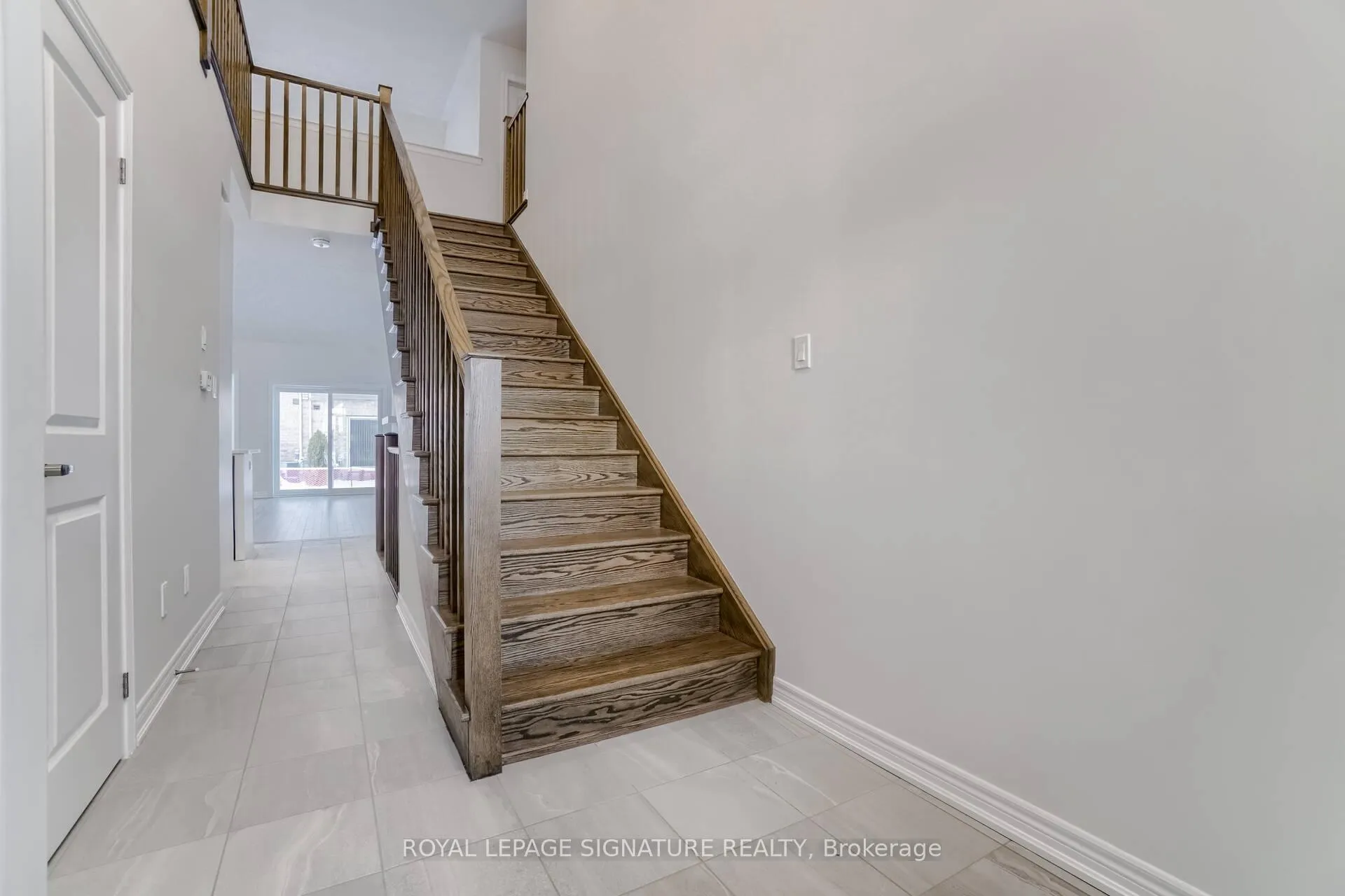 Photo 12 of 41 Overlea Drive, Brampton, Sandringham-Wellington — HOMEH
