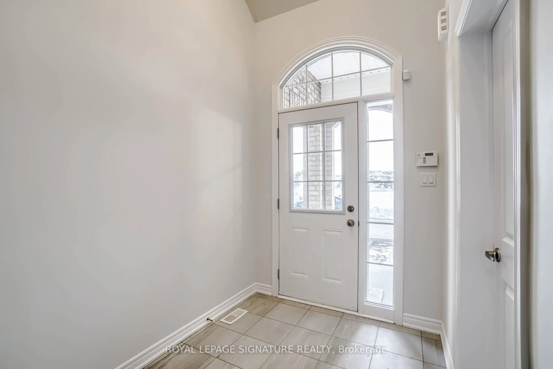 Photo 13 of 41 Overlea Drive, Brampton, Sandringham-Wellington — HOMEH