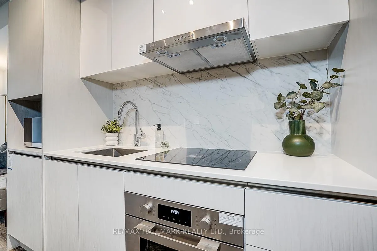 Photo 6 of Unit 912, 180 Front Street E, Toronto, Moss Park — HOMEH