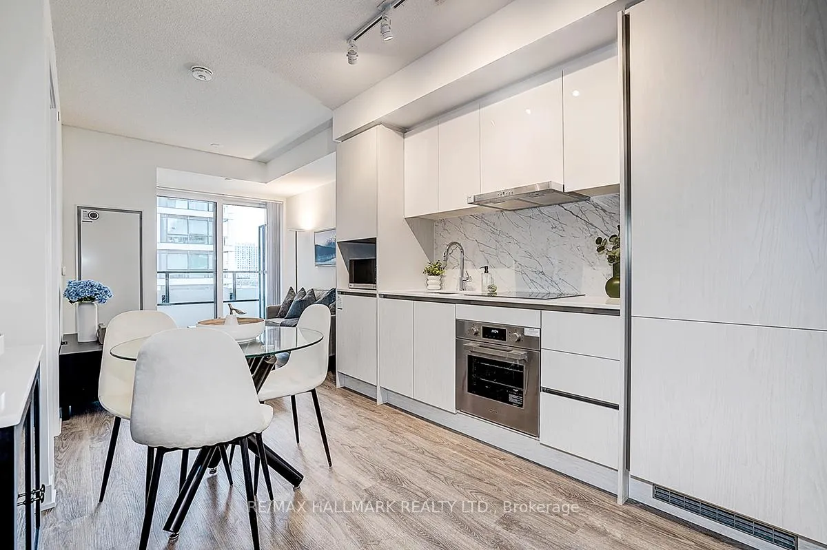 Photo 7 of Unit 912, 180 Front Street E, Toronto, Moss Park — HOMEH